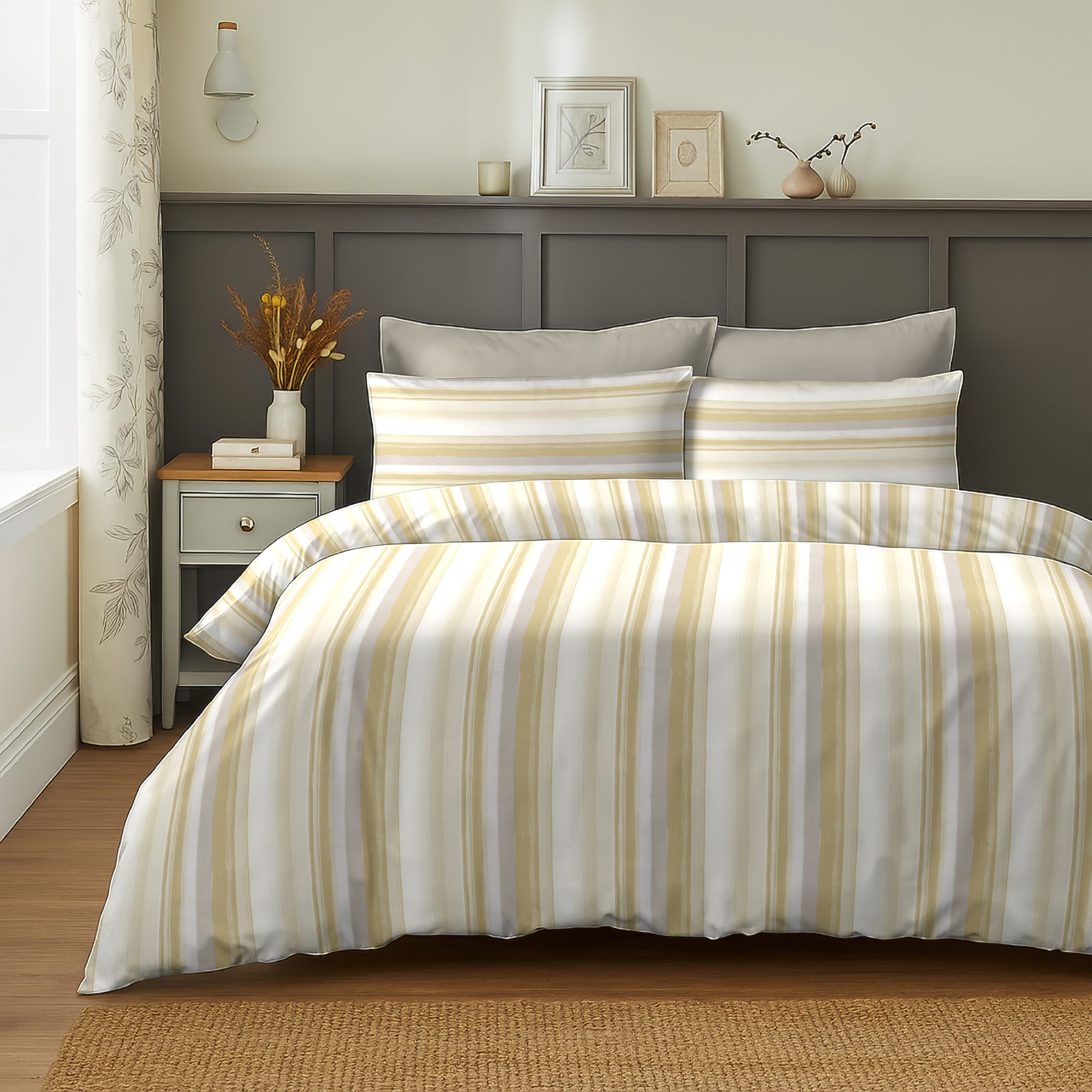 A_1e7b99b0-0d82-4fd2-8e21-39d60ccd8de7.jpg ALVIN STRIPES LAVENDER BEDSHEET WITH PILLOWCOVER