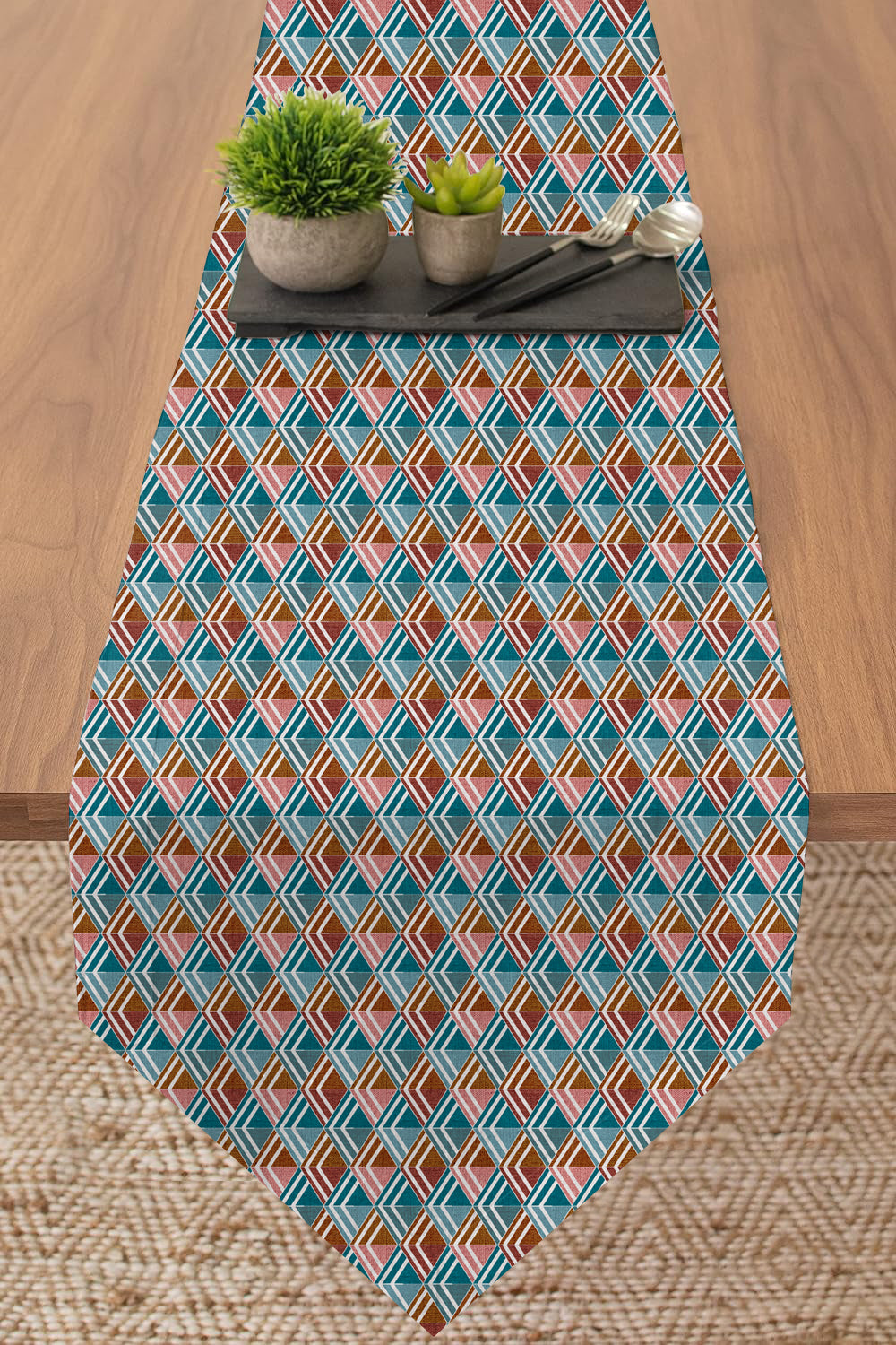 ILLUSION TABLE RUNNER MULTI TRIANGLE CAMEL/PINK MATTY DIGITAL PRINTED