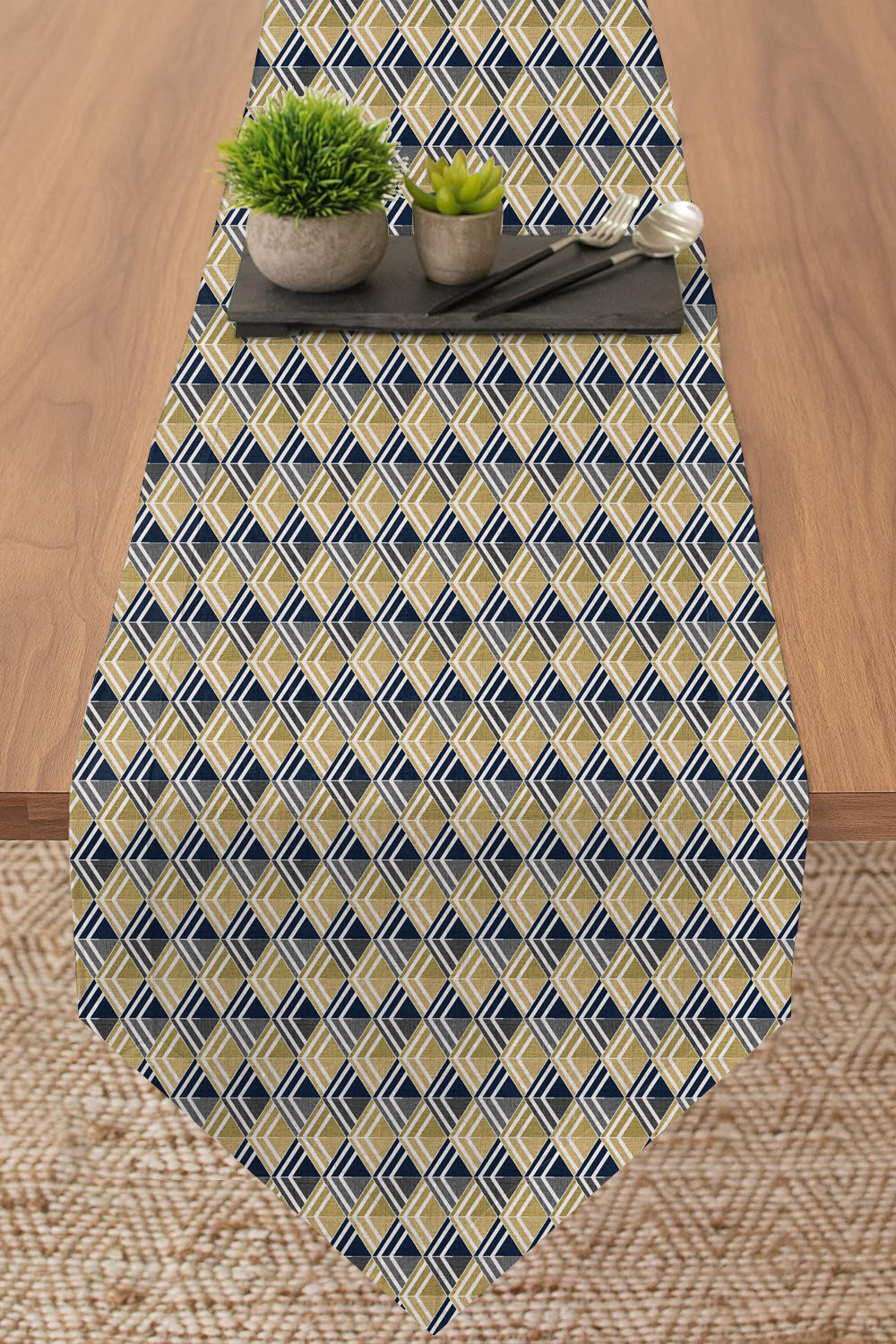 ILLUSION TABLE RUNNER MULTI TRIANGLE YELLOW/BLACK MATTY DIGITAL PRINTED